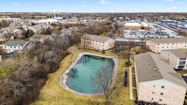 16032 Crystal Creek Drive 2B, Orland Park, IL 60462