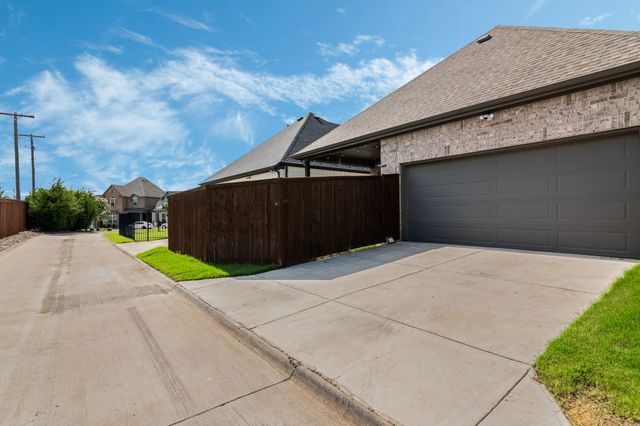 5616 Traveller Drive, North Richland Hills, TX 76180