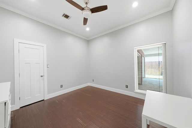 422 Bridge Crest Boulevard, Houston, TX 77082