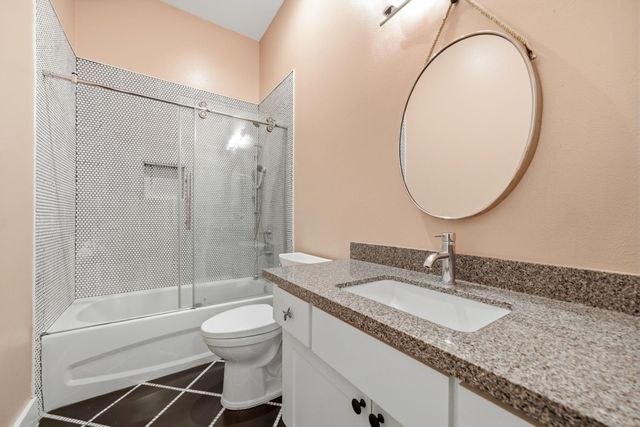 422 Bridge Crest Boulevard, Houston, TX 77082