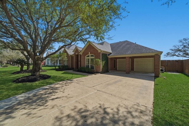 422 Bridge Crest Boulevard, Houston, TX 77082