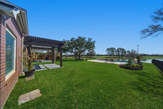 422 Bridge Crest Boulevard, Houston, TX 77082