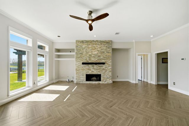 422 Bridge Crest Boulevard, Houston, TX 77082