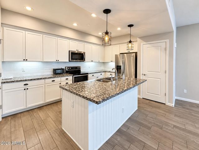 3935 E ROUGH RIDER Road 1268, Phoenix, AZ 85050