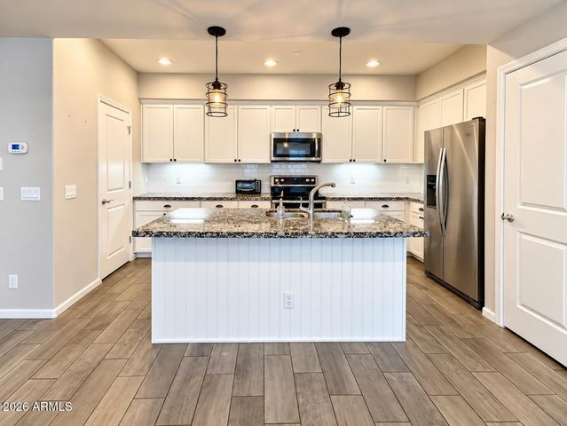 3935 E ROUGH RIDER Road 1268, Phoenix, AZ 85050