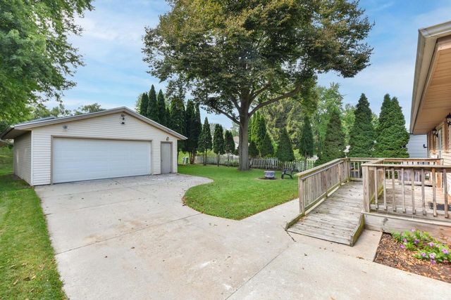 1417 Patricia DRIVE, West Bend, WI 53090