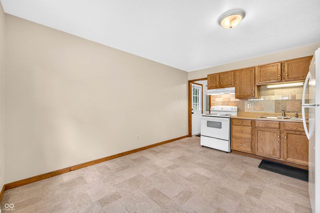 2231 Mapleton Court, Columbus, IN 47201
