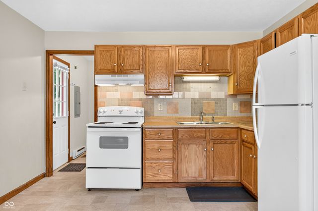 2231 Mapleton Court, Columbus, IN 47201