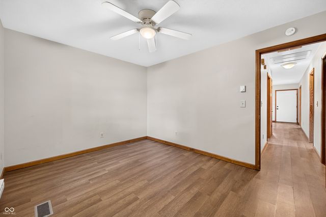 2231 Mapleton Court, Columbus, IN 47201