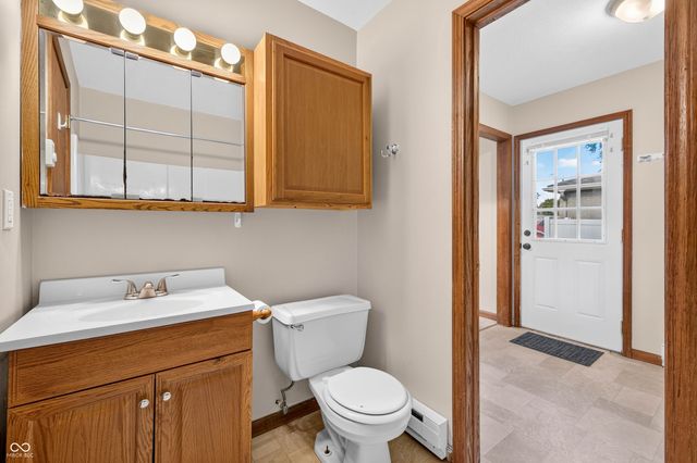 2231 Mapleton Court, Columbus, IN 47201