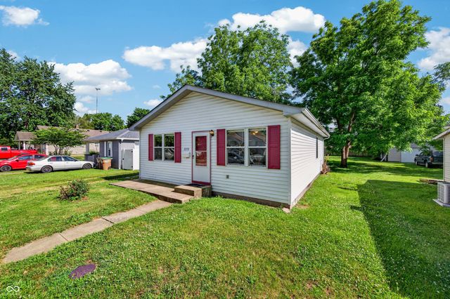 2231 Mapleton Court, Columbus, IN 47201