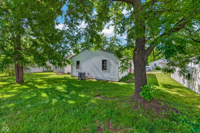 2231 Mapleton Court, Columbus, IN 47201