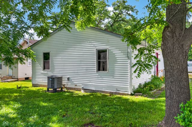 2231 Mapleton Court, Columbus, IN 47201