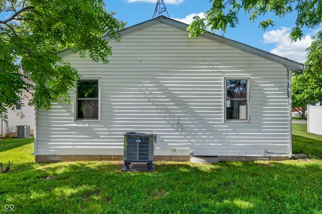 2231 Mapleton Court, Columbus, IN 47201