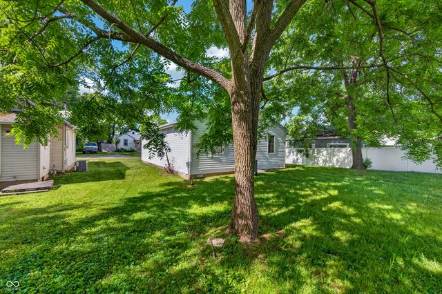 2231 Mapleton Court, Columbus, IN 47201