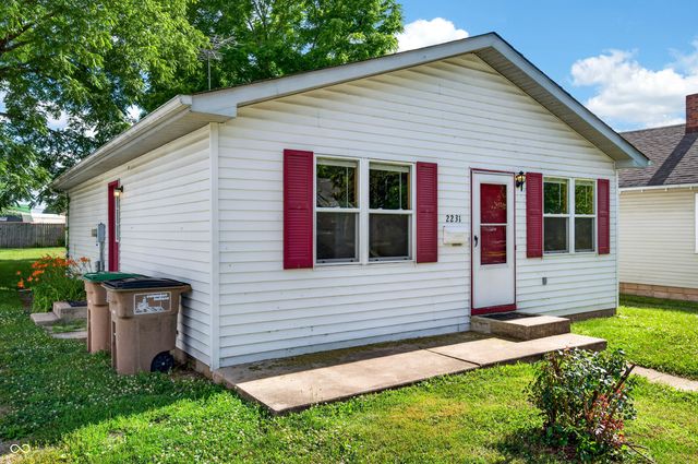 2231 Mapleton Court, Columbus, IN 47201