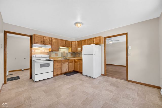 2231 Mapleton Court, Columbus, IN 47201