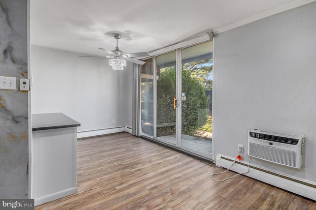 100 E GLENOLDEN AVE #R9, Glenolden, PA 19036