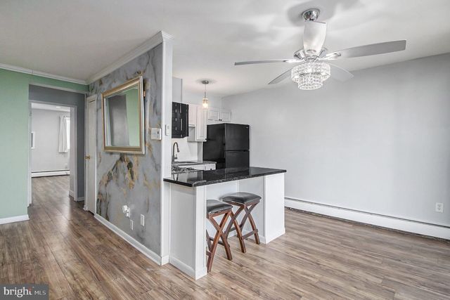 100 E GLENOLDEN AVE #R9, Glenolden, PA 19036