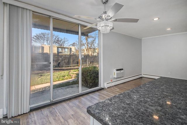 100 E GLENOLDEN AVE #R9, Glenolden, PA 19036