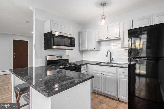 100 E GLENOLDEN AVE #R9, Glenolden, PA 19036