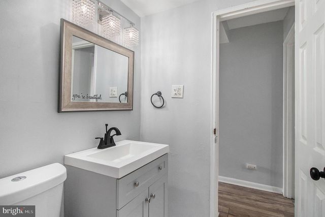 100 E GLENOLDEN AVE #R9, Glenolden, PA 19036