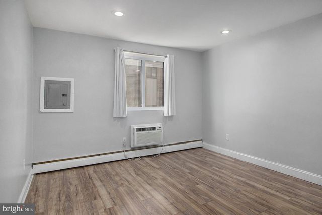 100 E GLENOLDEN AVE #R9, Glenolden, PA 19036