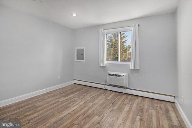 100 E GLENOLDEN AVE #R9, Glenolden, PA 19036