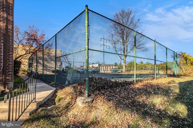 100 E GLENOLDEN AVE #R9, Glenolden, PA 19036