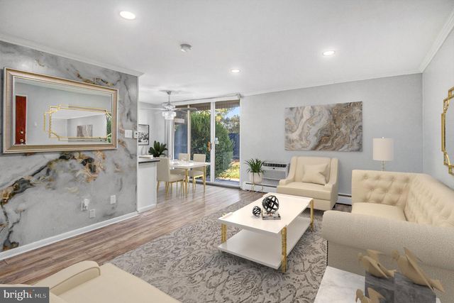 100 E GLENOLDEN AVE #R9, Glenolden, PA 19036