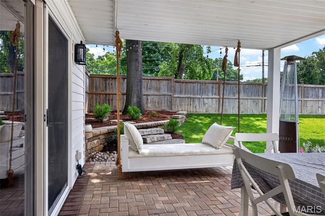1120 Hollin Court, St Louis, MO 63131