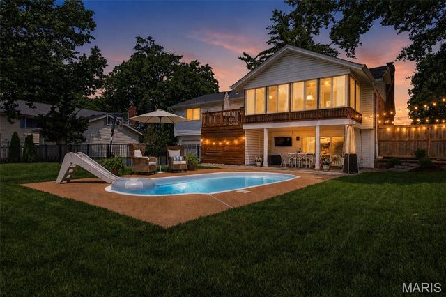 1120 Hollin Court, St Louis, MO 63131