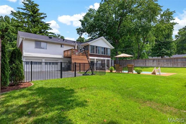1120 Hollin Court, St Louis, MO 63131