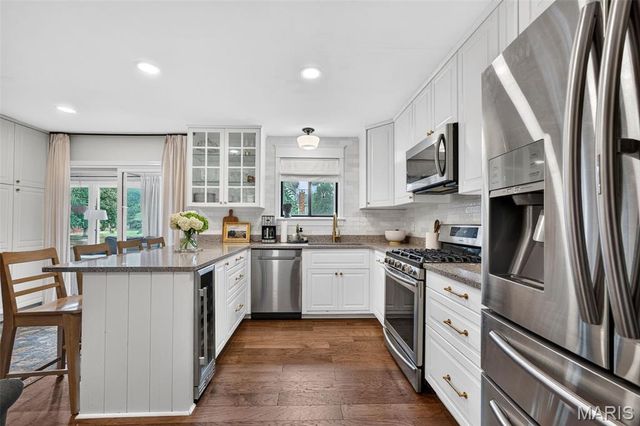 1120 Hollin Court, St Louis, MO 63131