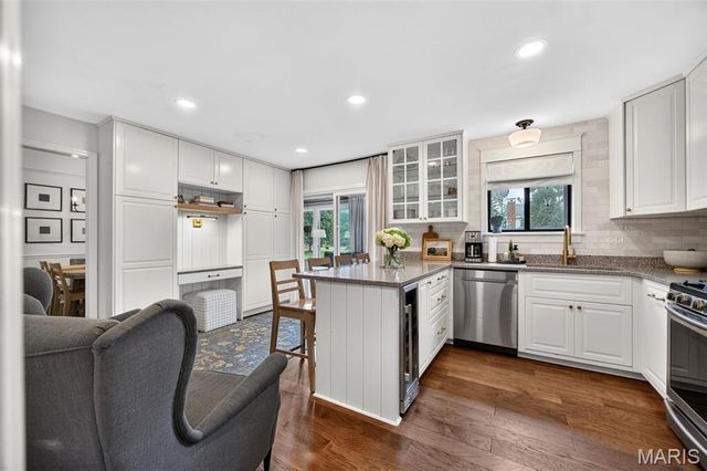 1120 Hollin Court, St Louis, MO 63131