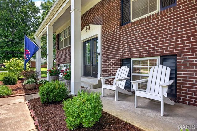 1120 Hollin Court, St Louis, MO 63131