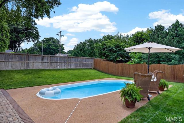 1120 Hollin Court, St Louis, MO 63131