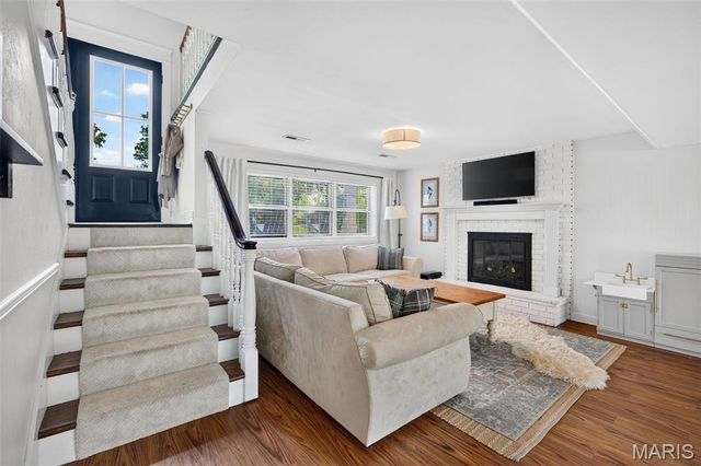 1120 Hollin Court, St Louis, MO 63131