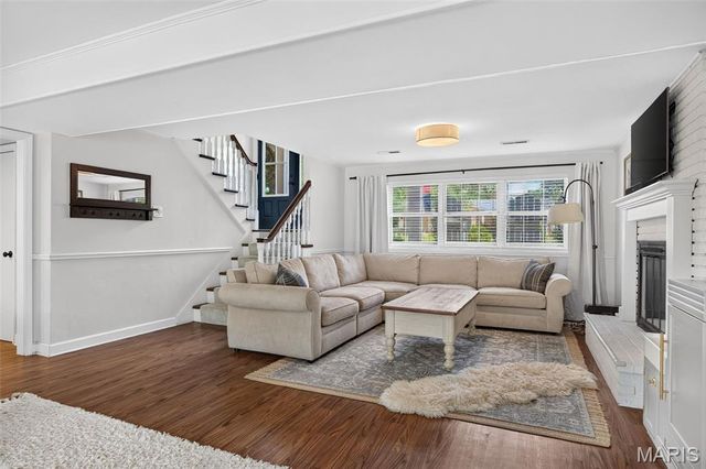 1120 Hollin Court, St Louis, MO 63131