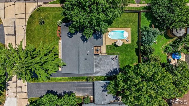 1120 Hollin Court, St Louis, MO 63131