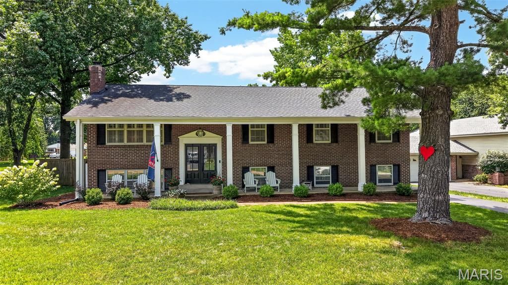 1120 Hollin Court, St Louis, MO 63131