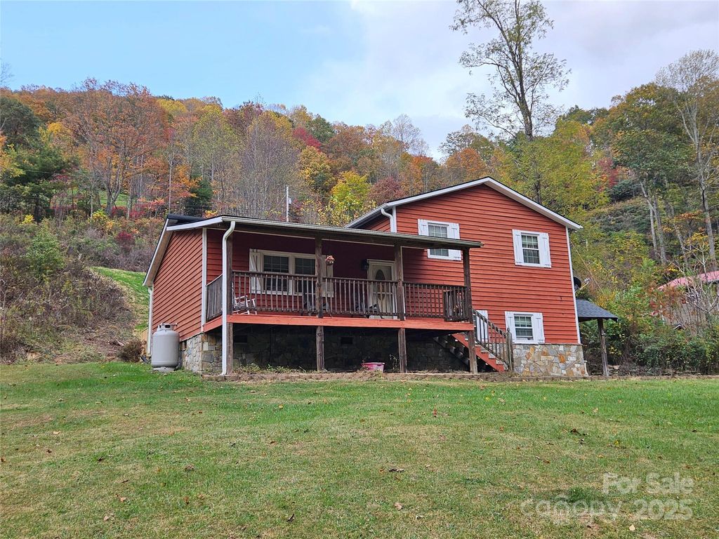 1227 Georges Fork Road, Burnsville, NC 28714