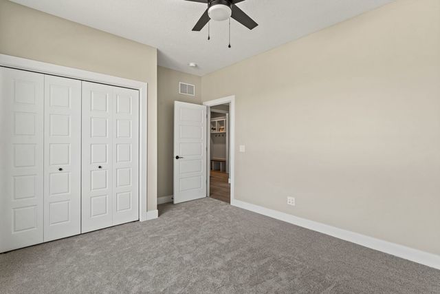 1413 Colonial Court, Eldridge, IA 52748