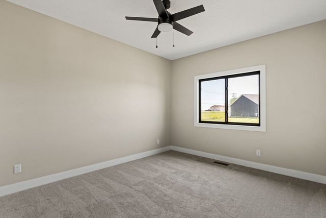 1413 Colonial Court, Eldridge, IA 52748