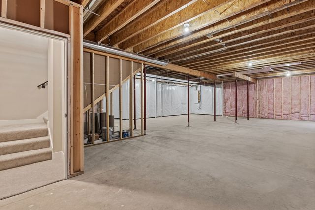 1413 Colonial Court, Eldridge, IA 52748