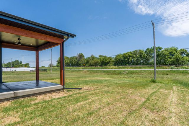 1413 Colonial Court, Eldridge, IA 52748