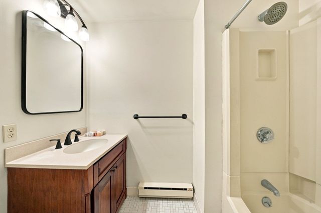 235 Winthrop St 1102, Medford, MA 02155