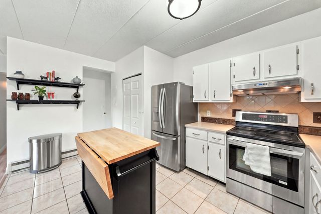 235 Winthrop St 1102, Medford, MA 02155