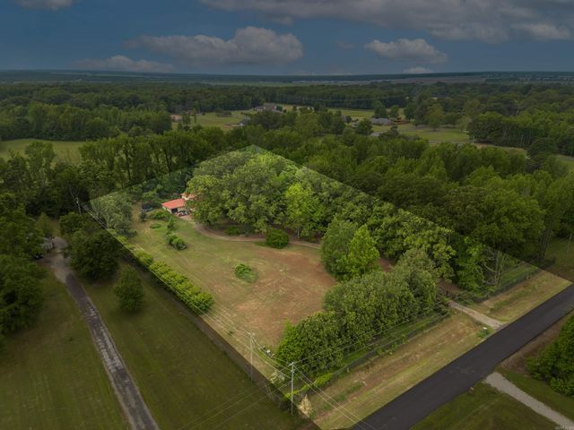 323 Bradley Lane, Lonoke, AR 72086