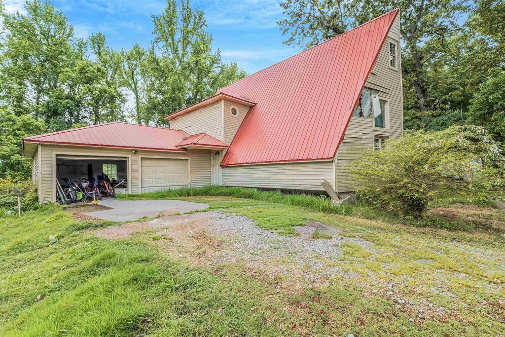 323 Bradley Lane, Lonoke, AR 72086